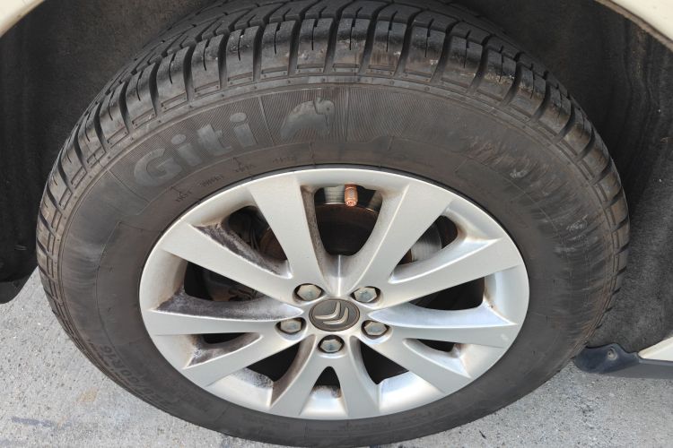 雪铁龙C5 2014款 2.0L 自动尊享型局部细节9001