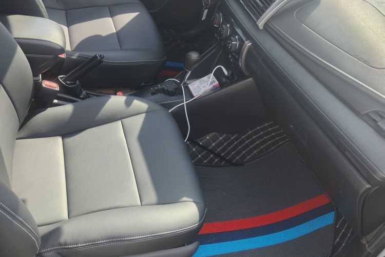 丰田 威驰 2016款 1.5L 自动智臻星耀版中控内饰7003