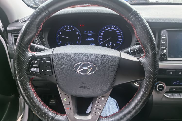 现代 名图 2017款 1.6T 自动智能型GLS 国V中控内饰7003