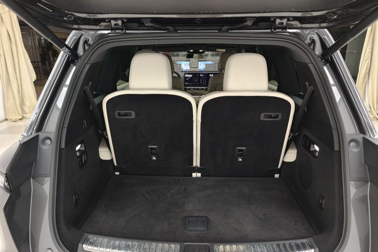 理想汽车 理想L9 2022款 Max中控内饰7011