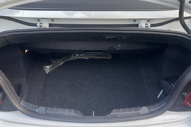 宝马2系(进口) 2018款 220i 敞篷轿跑车 运动设计套装局部细节23