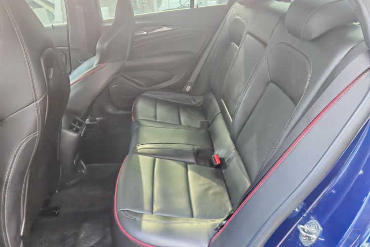 别克 君威 2019款 GS 28T 尊贵型 国VI中控内饰7003