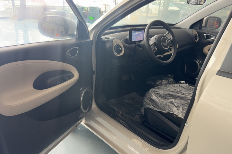 五菱汽车 五菱缤果 2024款 203km 轻享款中控内饰7002