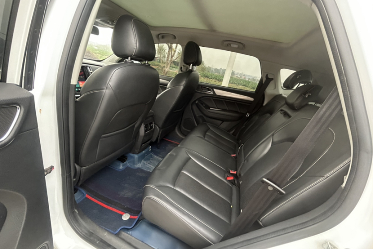 荣威RX5 2018款 20T 两驱自动互联网智惠版中控内饰7003