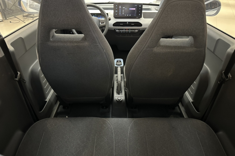 吉利银河 2024款 熊猫mini 200km 耐力熊中控内饰7002