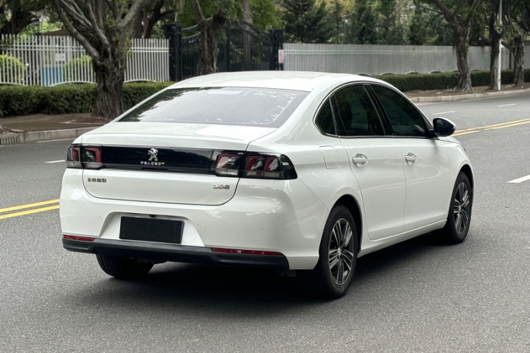 标致308 2016款 1.6L 自动豪华版车身外观6010