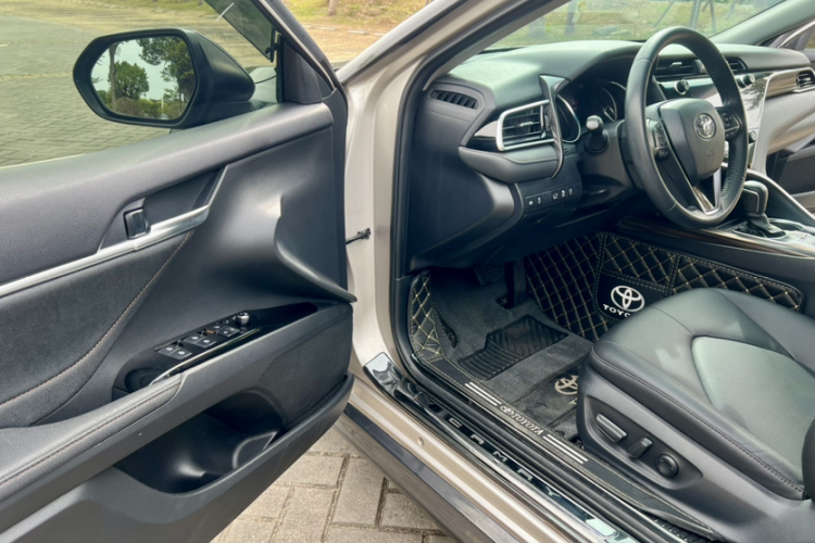 丰田 凯美瑞 2019款 2.5G 豪华版 国VI中控内饰7008