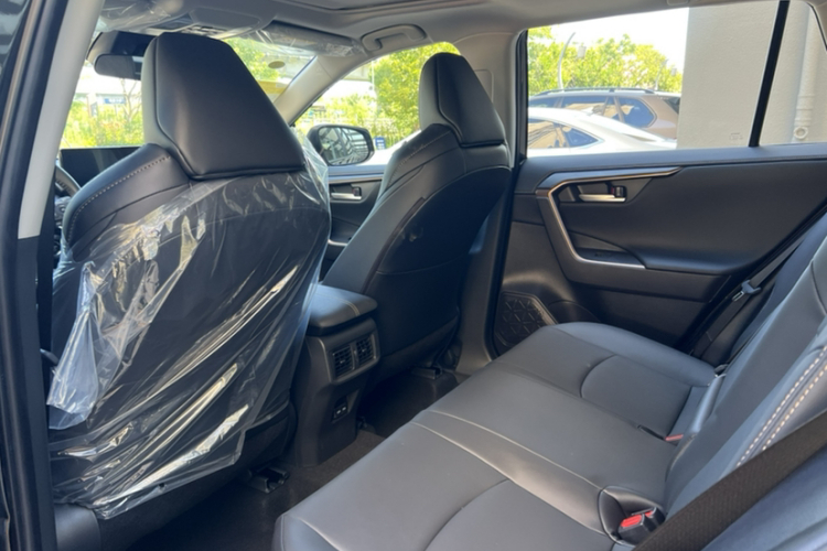 丰田 威兰达 2024款 双擎 2.5L E-CVT两驱都市版中控内饰7003