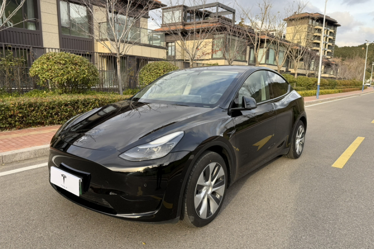 特斯拉 Model Y 2022款 后轮驱动版车身外观1