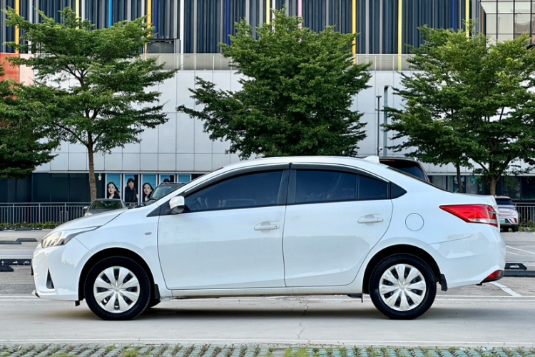 丰田 YARiS L 致享 2019款 1.5E CVT魅动版 国VI车身外观6004
