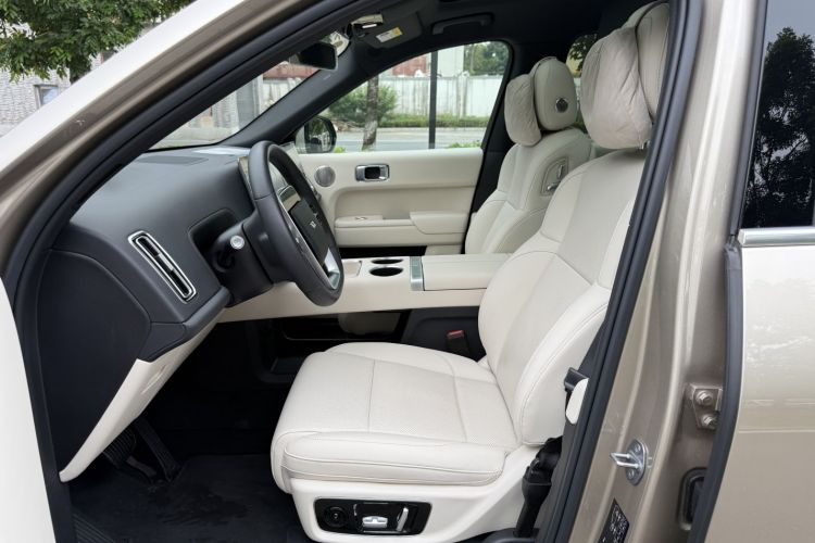 理想汽车 理想L9 2024款 Ultra中控内饰7001