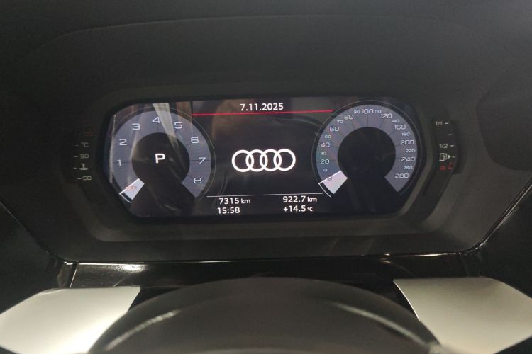 奥迪A3 2024款 A3L Limousine 35 TFSI 时尚运动型中控内饰15