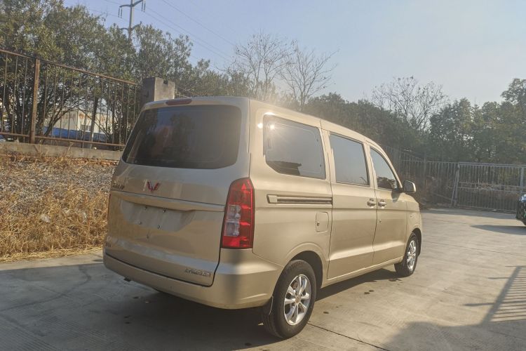 五菱汽车 五菱宏光V 2019款 1.5L标准型L2B车身外观6005