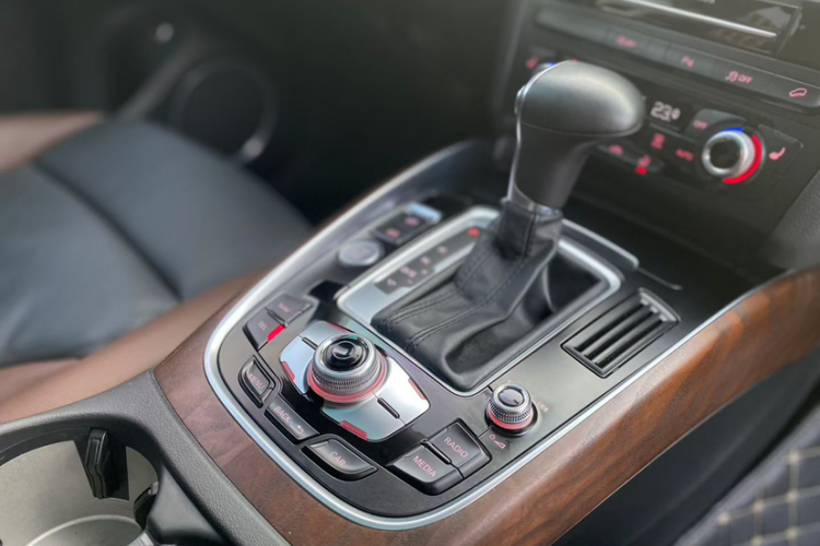 奥迪Q5 2017款 40 TFSI 舒适型中控内饰7004