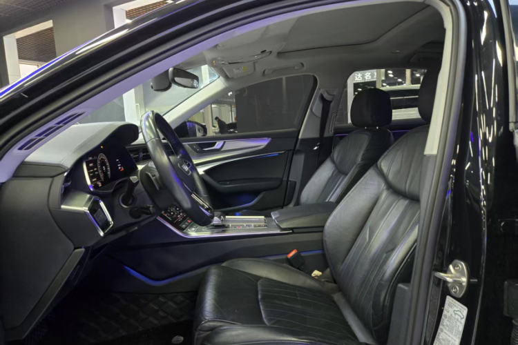 奥迪A6L 2020款 45 TFSI 臻选致雅型中控内饰7002