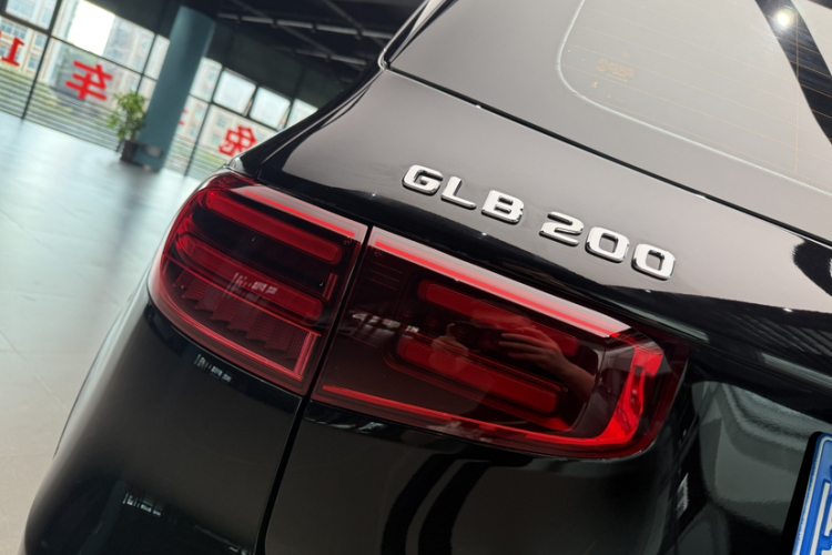 奔驰GLB 2024款 改款 GLB 200 动感型车身外观6009