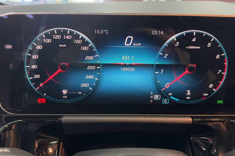 奔驰B级 2020款 B 200 动感型中控内饰15