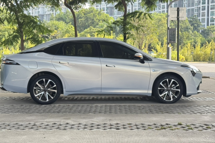 埃安 AION S Plus 2022款 70 智领版车身外观6005