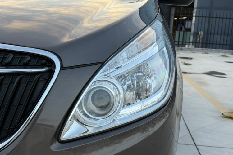 别克GL8 2017款 25S 豪华型 国V车身外观6010