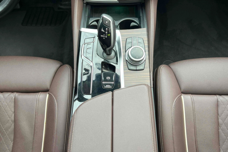 宝马5系 2022款 改款二 530Li 尊享型 豪华套装局部细节18