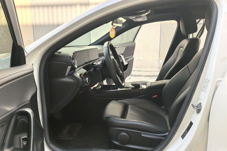 奔驰A级 2020款 改款二 A 180 L 运动轿车局部细节19