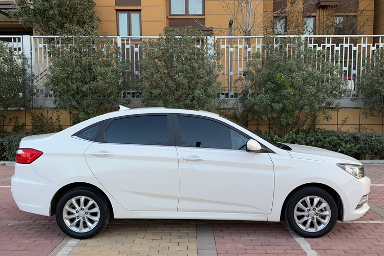 长安 悦翔V7 2016款 1.6L 自动乐享型 国V车身外观6003