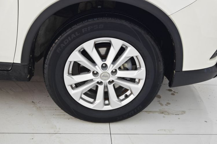 日产 奇骏 2014款 2.5L CVT尊享版 4WD车身外观6008