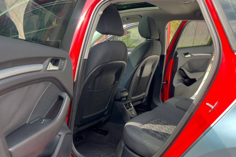 奥迪A3 2016款 Sportback 35 TFSI 领英型中控内饰7001