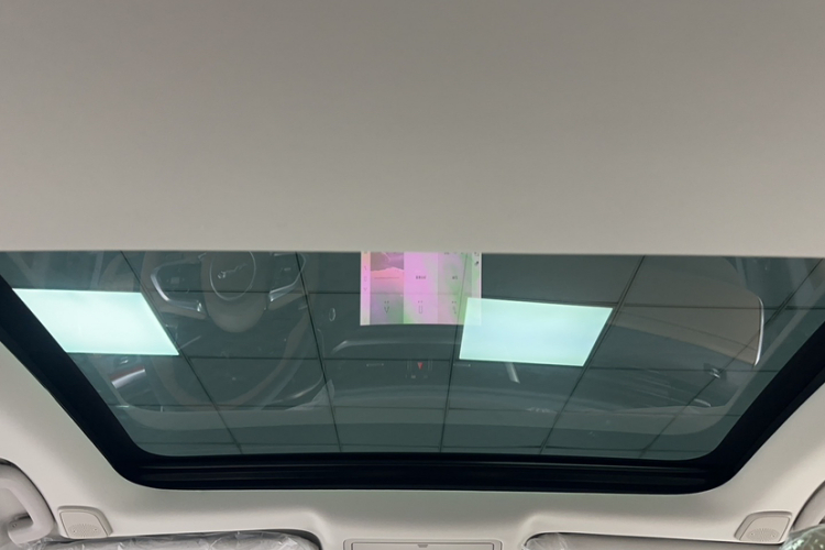 捷豹XFL 2025款 2.0T P250 两驱尊享豪华版局部细节22