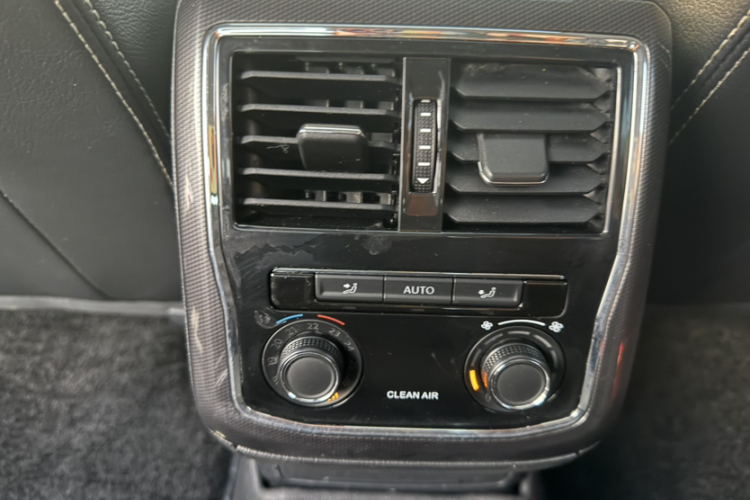 大众 帕萨特 2017款 330TSI DSG御尊版中控内饰7007