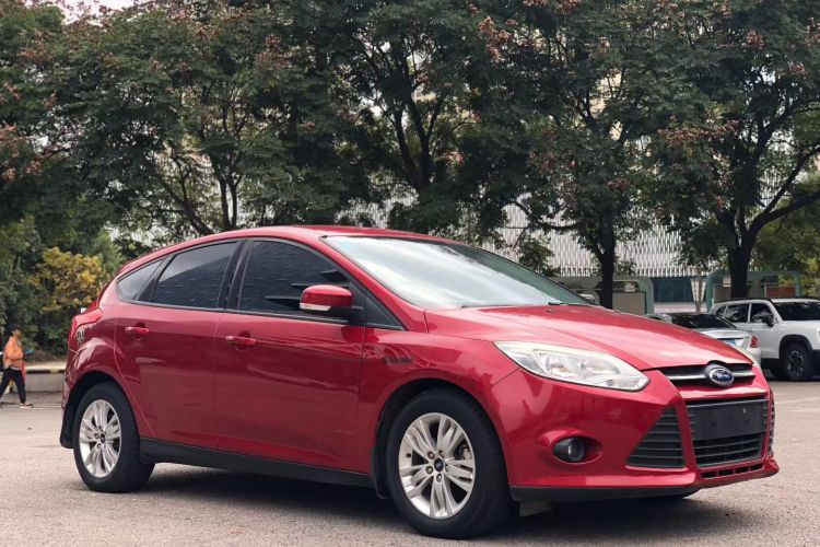 福特 福克斯 2012款 两厢 1.6L 自动舒适型车身外观6002