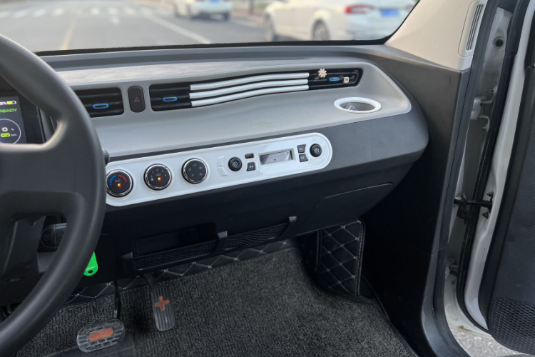 五菱汽车 宏光MINIEV 2020款 自在款 磷酸铁锂中控内饰7007