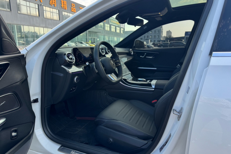 奔驰C级 2025款 C 260 L 运动版中控内饰7006
