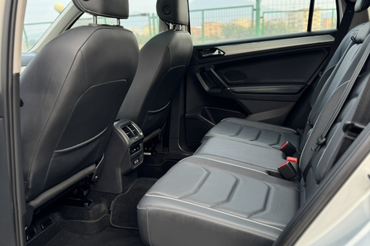 大众 途观L 2017款 330TSI 自动两驱旗舰版中控内饰7003