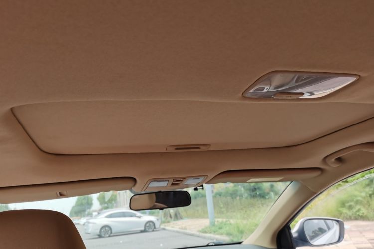 现代 朗动 2012款 1.6L 自动领先型局部细节22