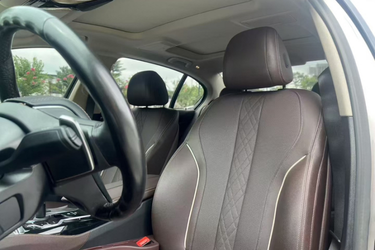 宝马5系 2021款 530Li 领先型 豪华套装中控内饰7001