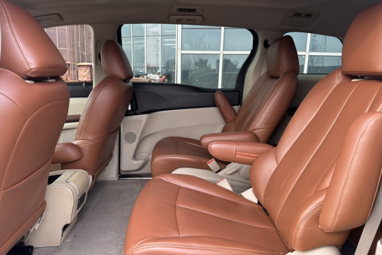 别克GL8 2017款 25S 舒适型 国V车身外观6006