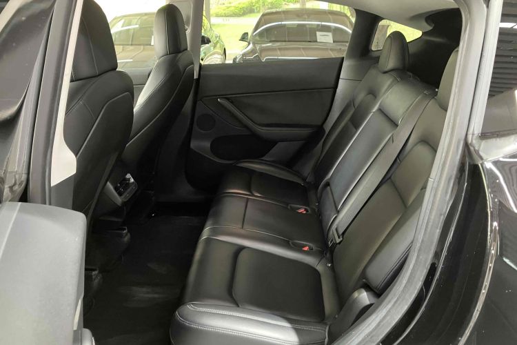 特斯拉 Model Y 2022款 后轮驱动版中控内饰7003