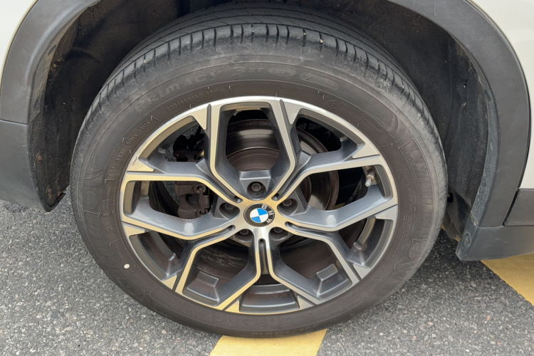 宝马X1 2021款 sDrive25Li 领先型车身外观6004