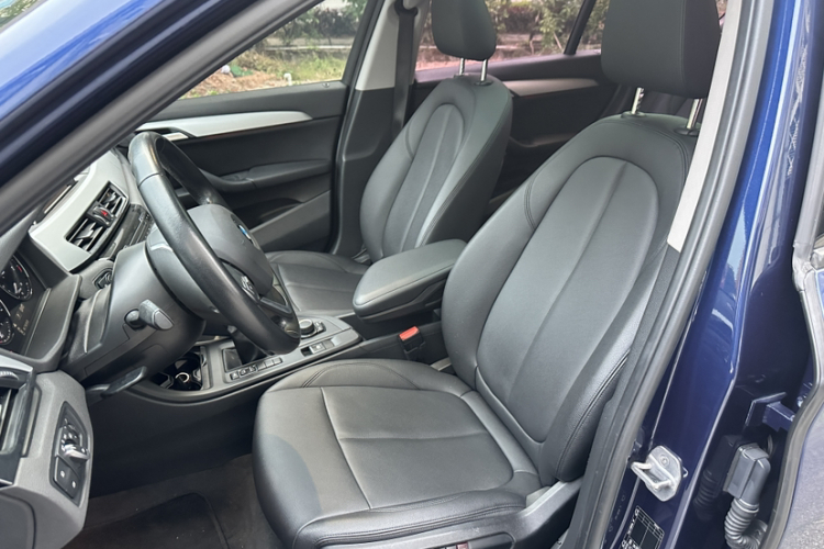 宝马X1 2019款 sDrive18Li 时尚型中控内饰7001