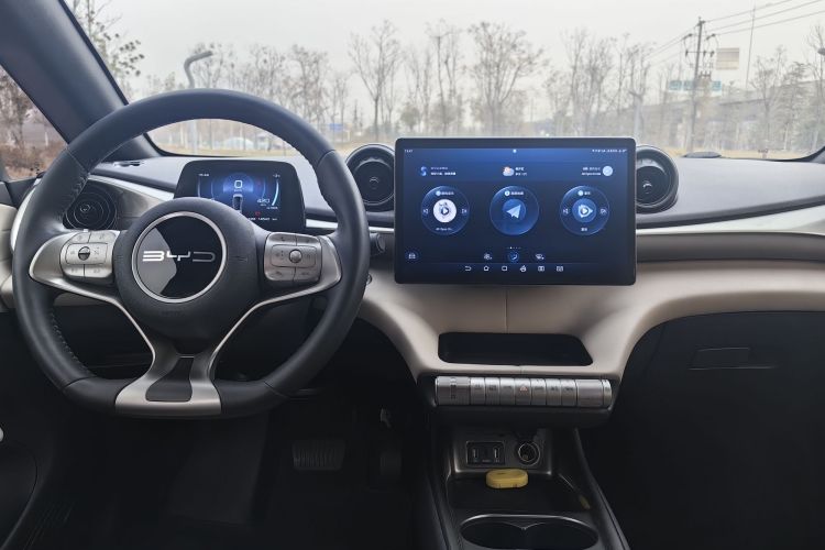 比亚迪 海豚 2023款 420km 时尚版中控内饰7005