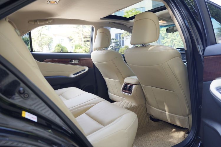 丰田 皇冠 2015款 2.0T 时尚版中控内饰7008