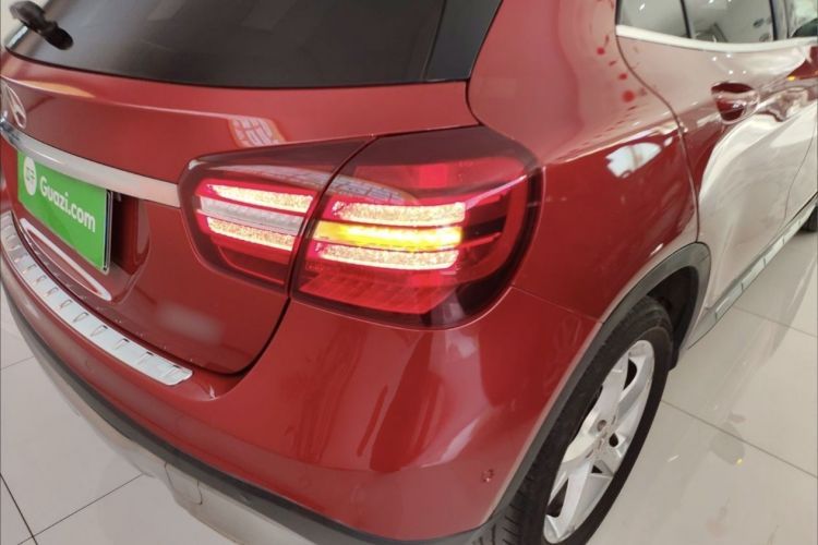 奔驰GLA 2019款 GLA 200 动感型车身外观6008