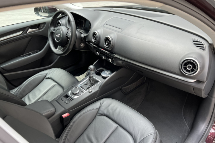 奥迪A3 2014款 Sportback 35 TFSI 自动舒适型中控内饰7005