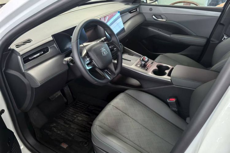 比亚迪 秦PLUS 2025款 DM-i 智驾版 55KM领先型中控内饰7003