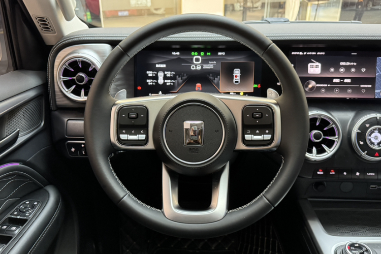 坦克300 2024款 2.0T 挑战者中控内饰7012