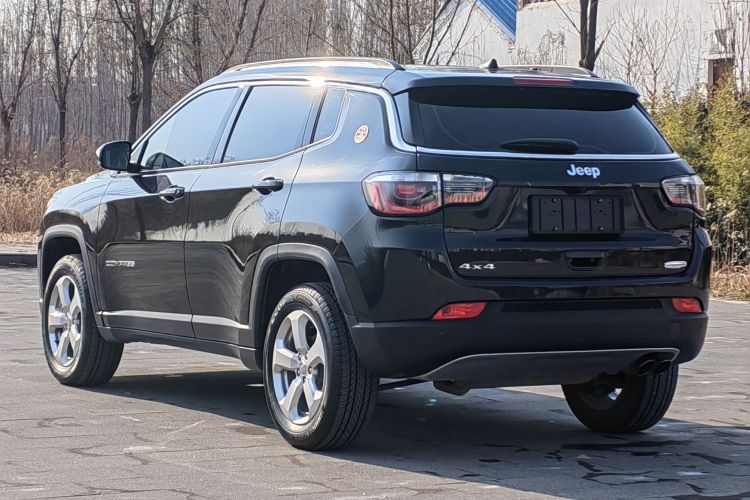 Jeep 指南者 2017款 200T 自动家享四驱版车身外观6006