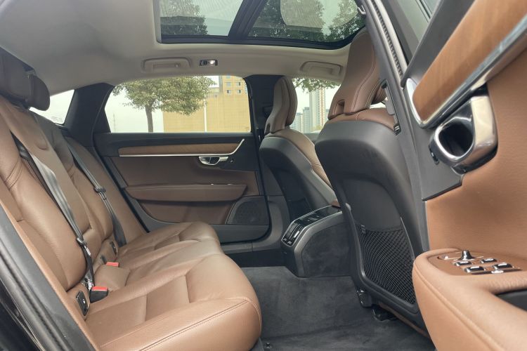 沃尔沃S90 2020款 改款 T5 智远豪华版中控内饰7006