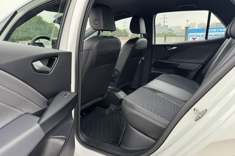 大众ID.3 2025款 聪明款 纯净智享版中控内饰7011