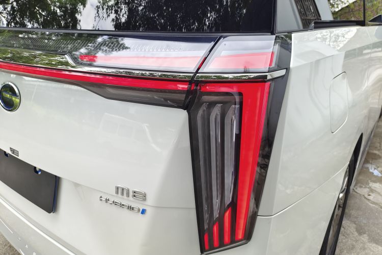 广汽传祺 传祺M8 2023款 宗师系列 双擎 御尊版车身外观6006